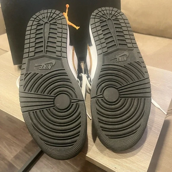 Jordan Men's Black and Gold Sneakers - Picture 5 of 5